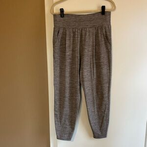 Vuori Women’s Gray Lux Harem Jogger